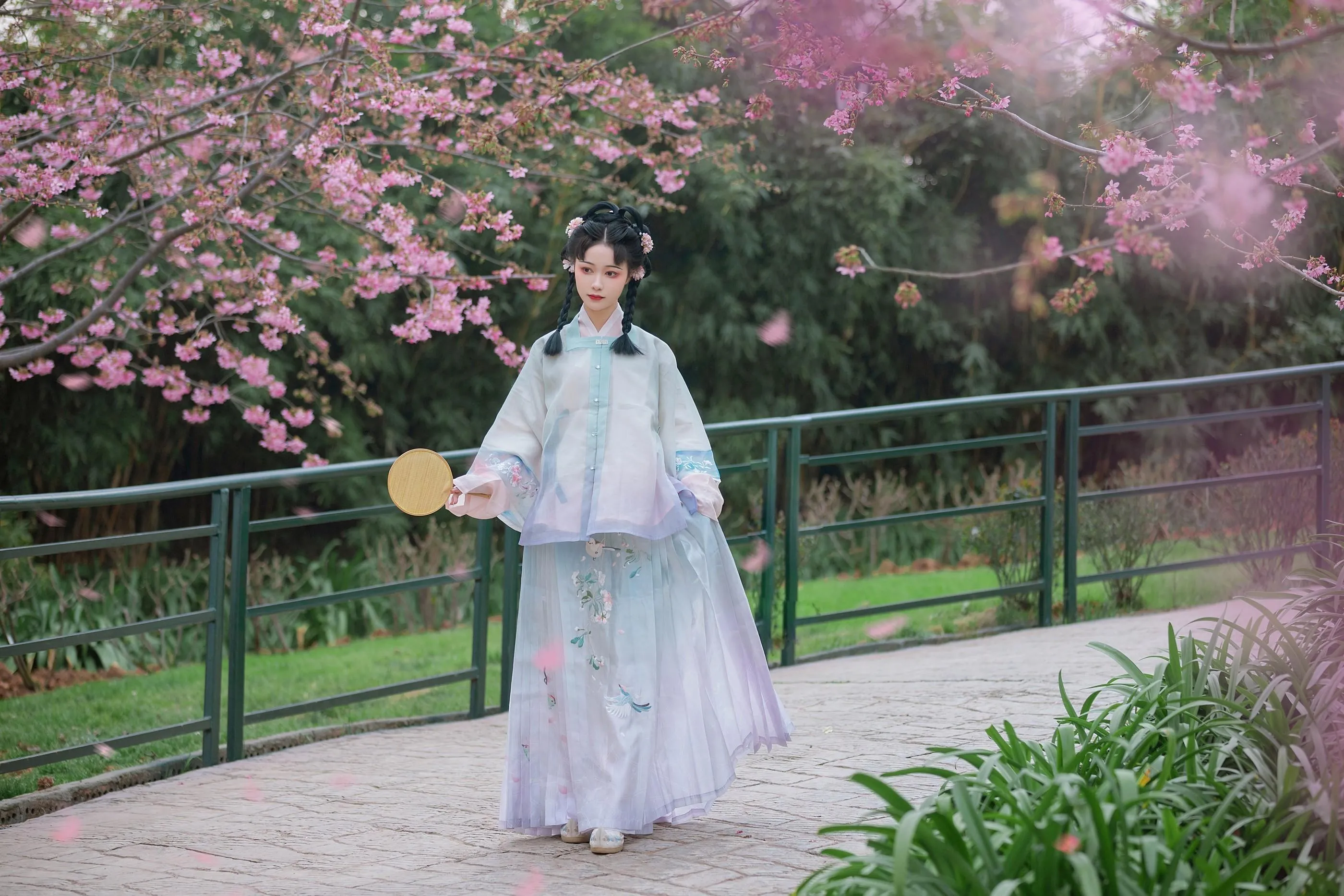 [YITUYU艺图语]2022.08.16 漫樱 梨一依 [22P]插图7